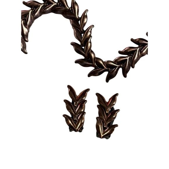 Renoir Copper Chevron Laurel Leaf Bracelet and Clip On Earrings Jewelry Set - Picture 2 of 13